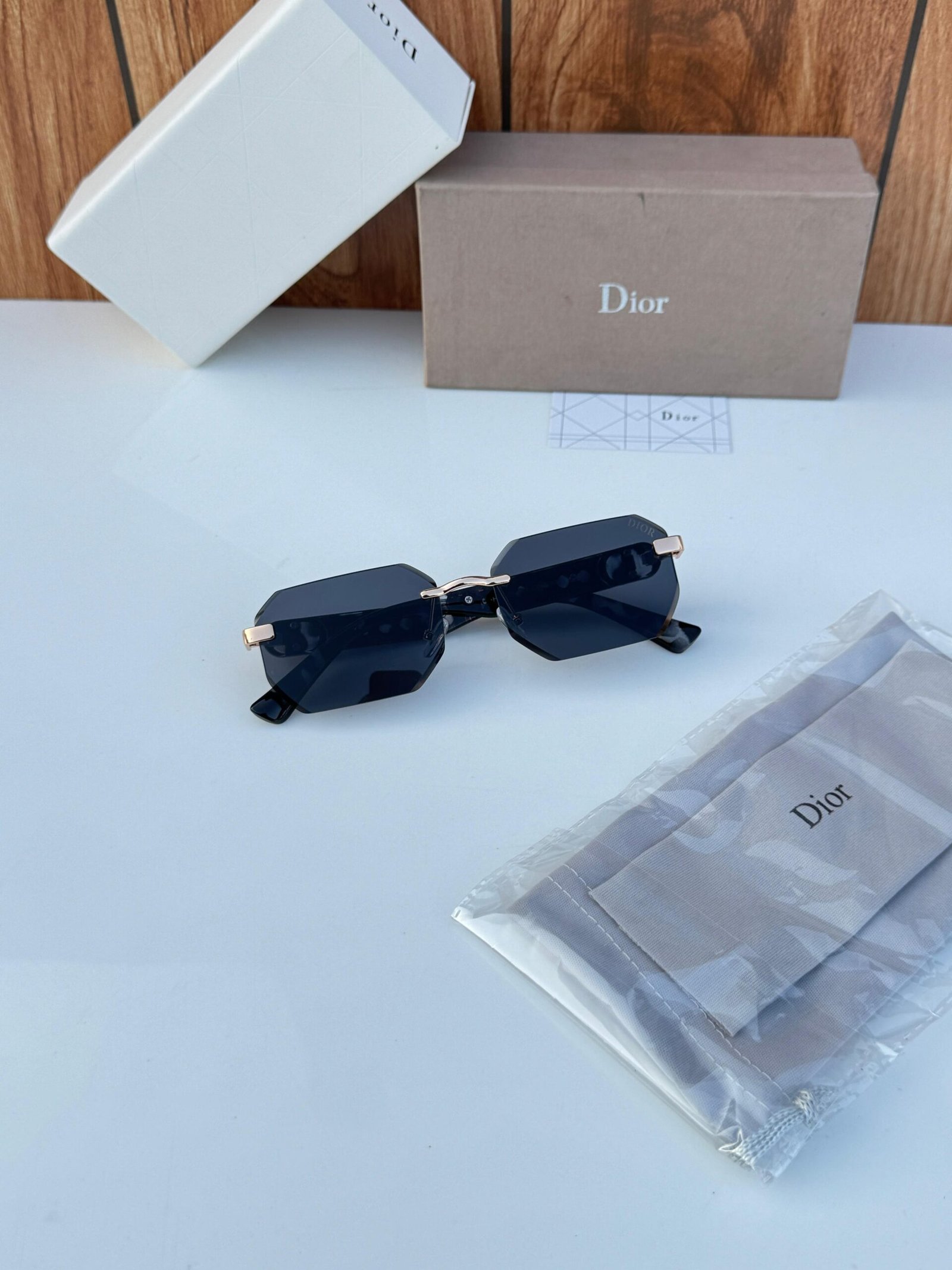 Luxury Gold Black Sunglasses with Premium Finish
